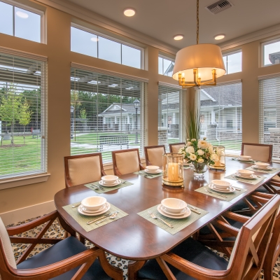 dining room inside assisted living facility
