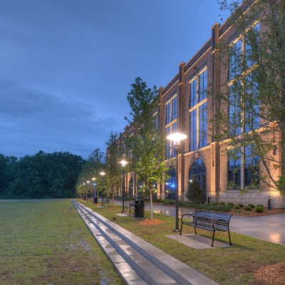 Alabama College of Osteopathic Medicine exterior seating